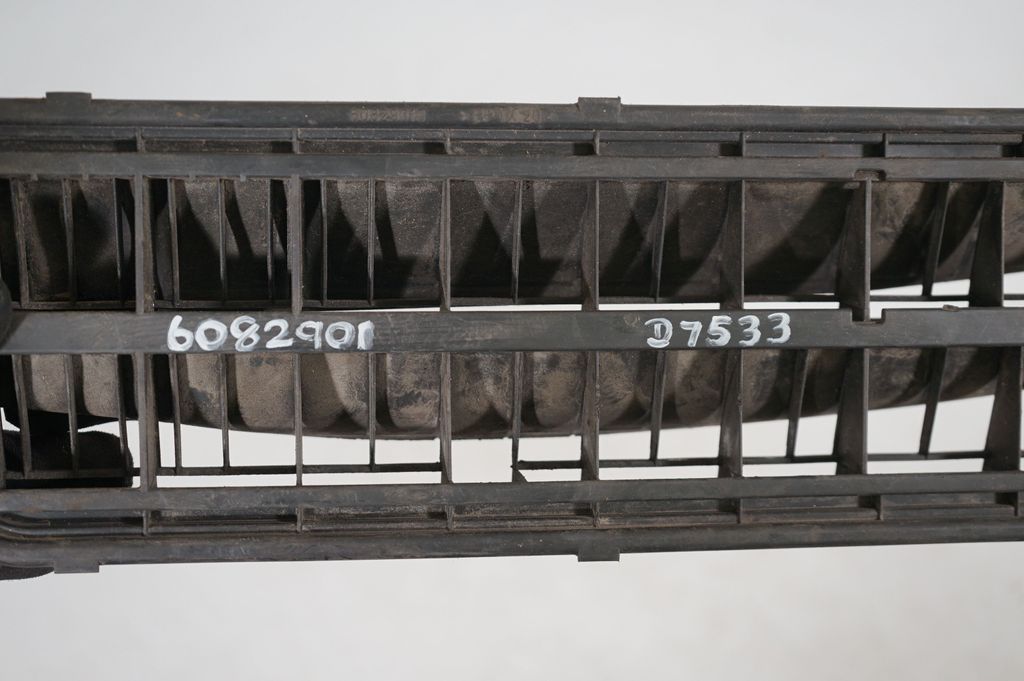 Quarter panel pressure vent (8)