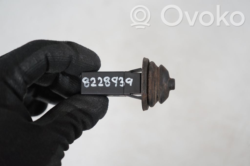 Fuel tank cap lock (8)