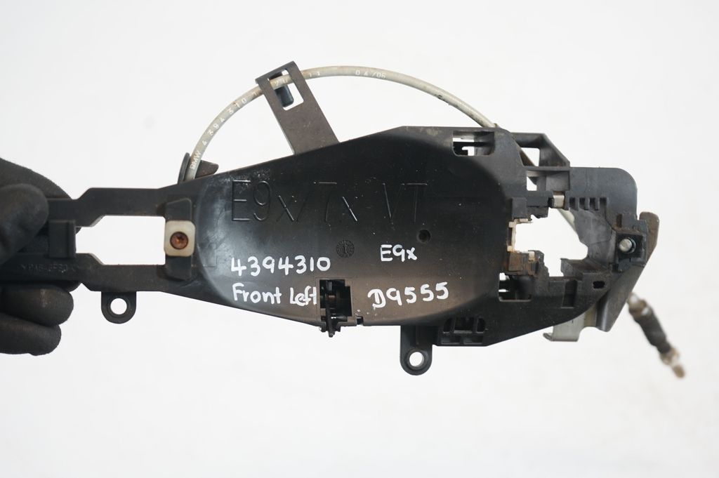 Front door exterior handle/bracket (7)