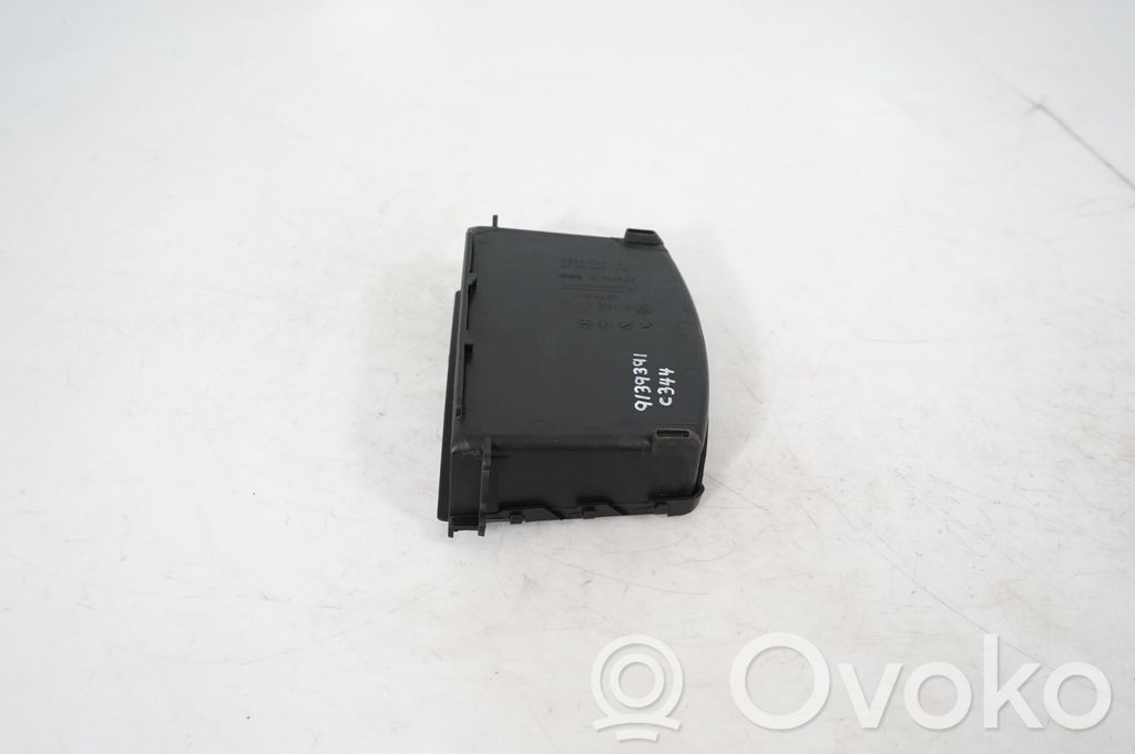 Glove box central console (2)