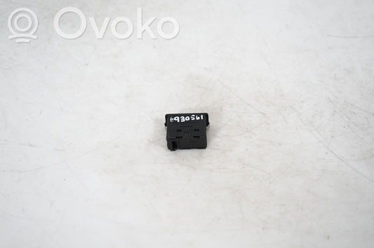 AUX in-socket connector