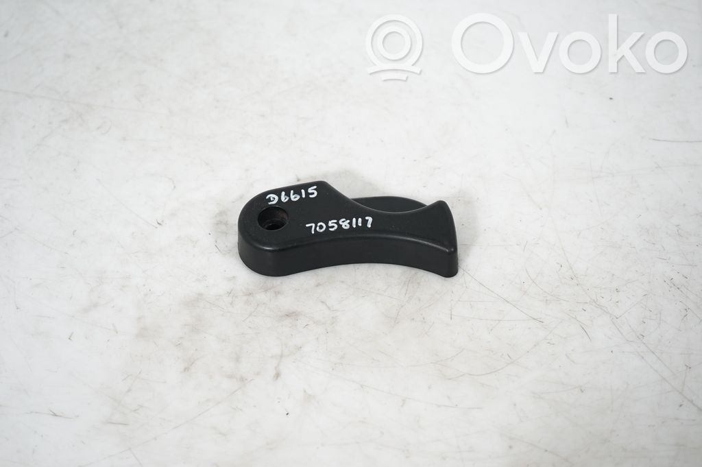 Engine bonnet (hood) release handle