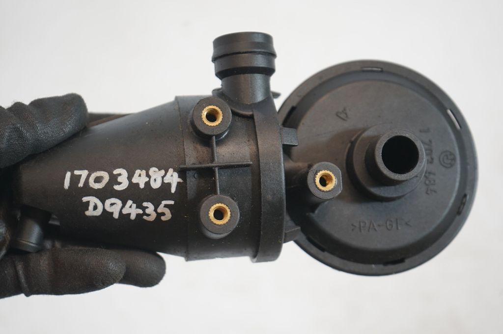 Breather/breather pipe/hose (9)