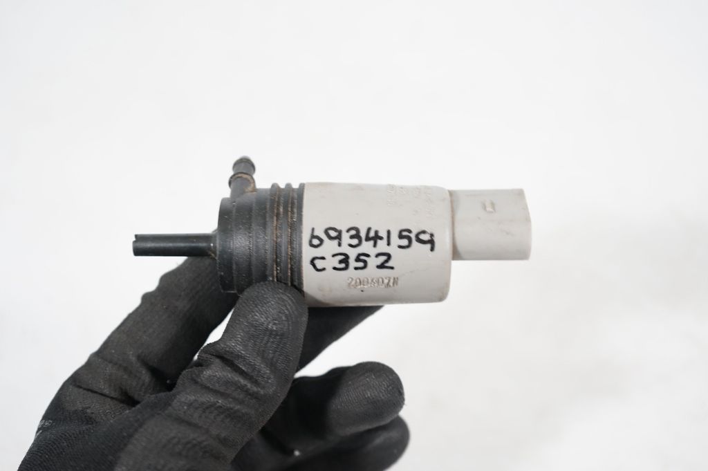 Windscreen/windshield washer pump (7)