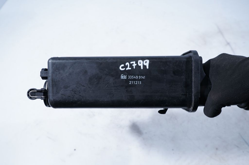 Coolant expansion tank/reservoir (12)