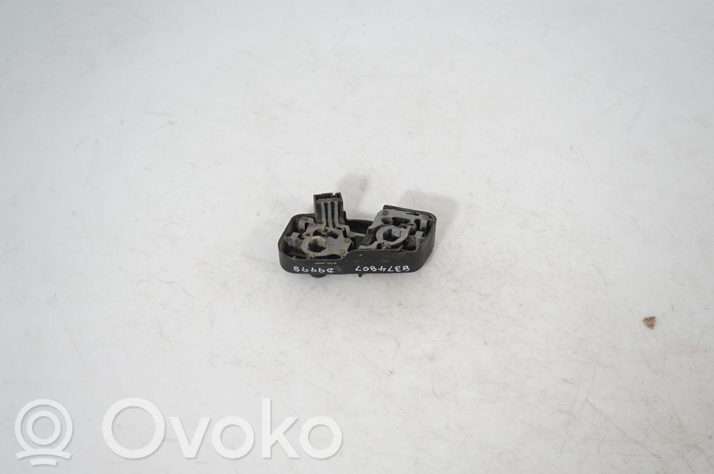 Tail light bulb cover holder (3)