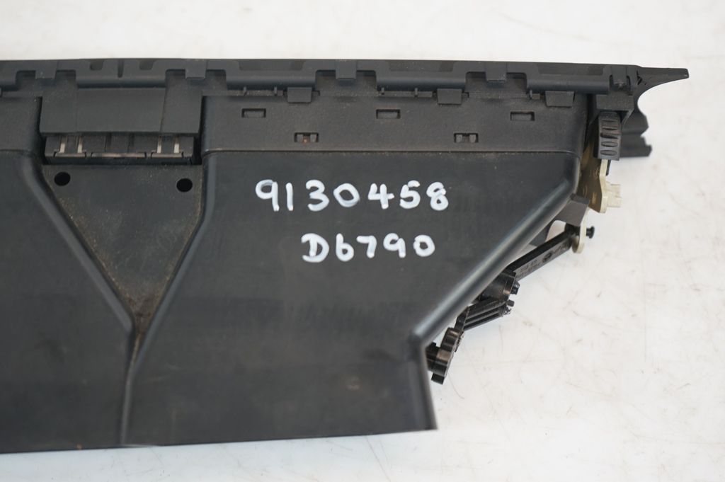 Dash center air vent grill (10)