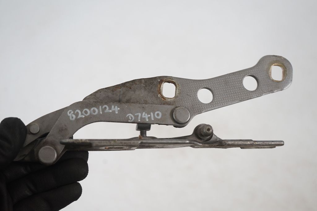 Engine bonnet/hood hinges (7)