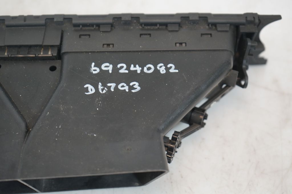 Dash center air vent grill (10)