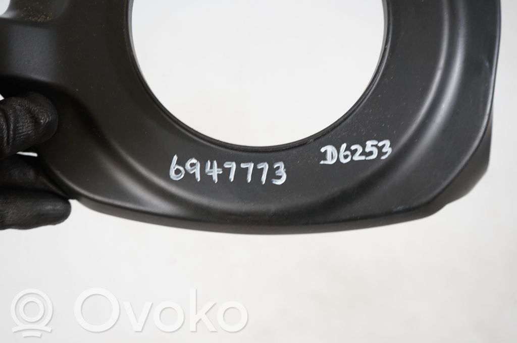 Steering wheel column trim (8)