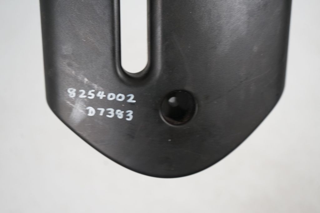 Steering wheel column trim (8)