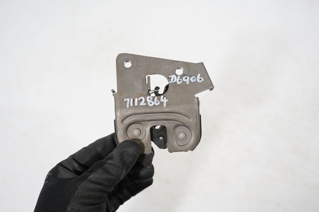 Seat back rest lock catch (7)