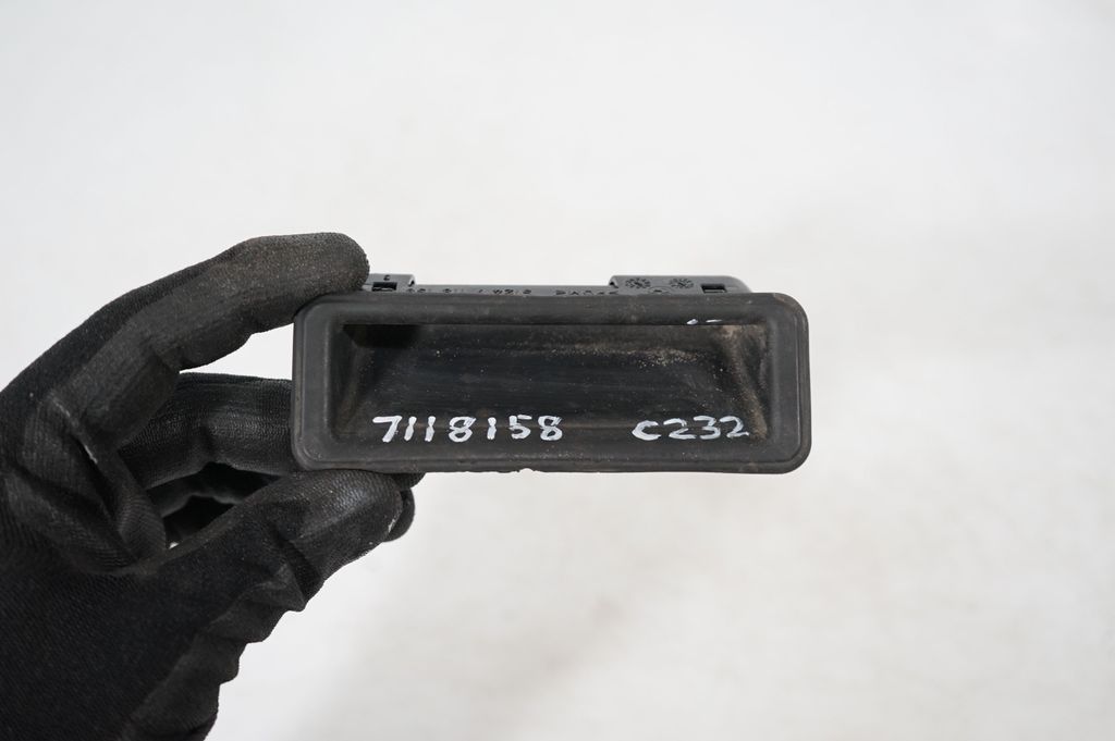 Tailgate/trunk/boot exterior handle (8)