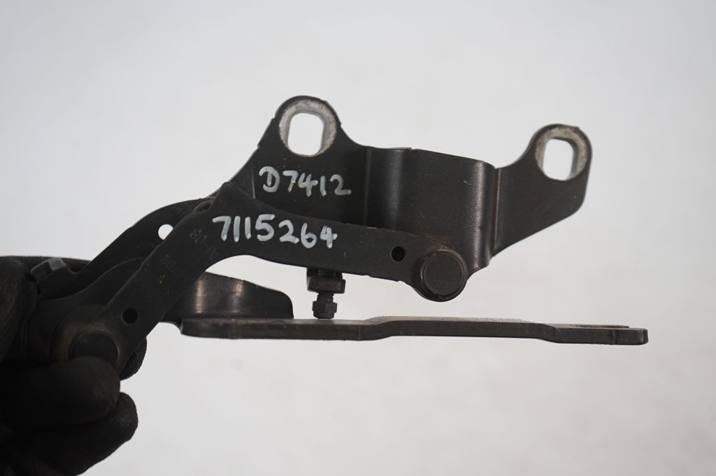 Engine bonnet/hood hinges (7)