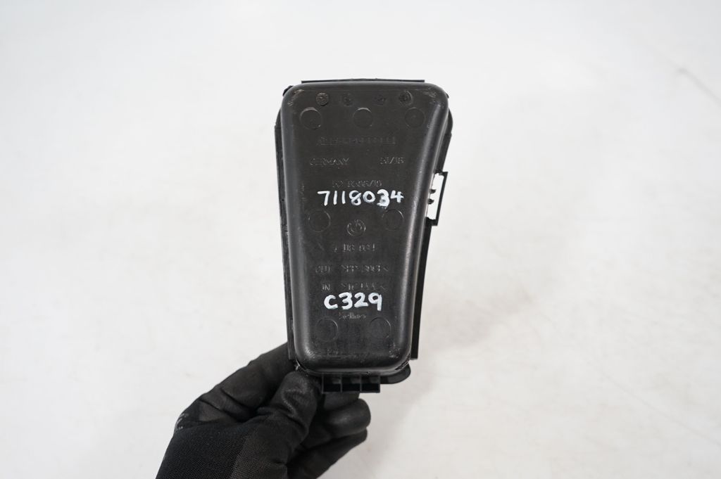 Engine bonnet/hood hinges (8)