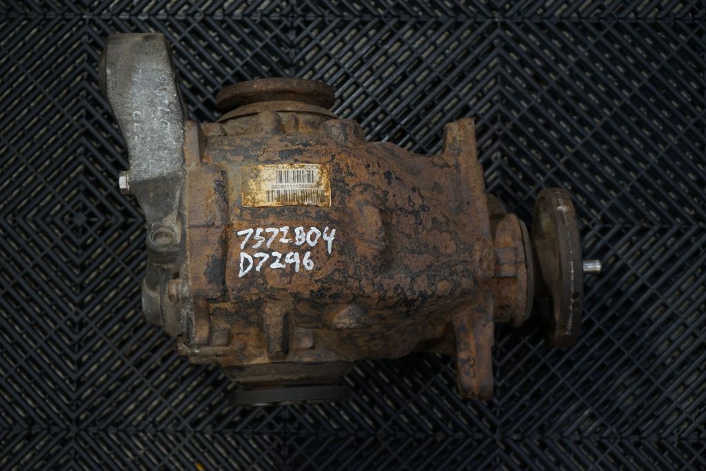 Rear differential (6)