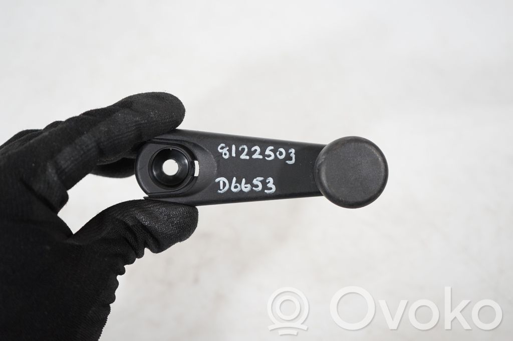 Rear door window winding handle (7)