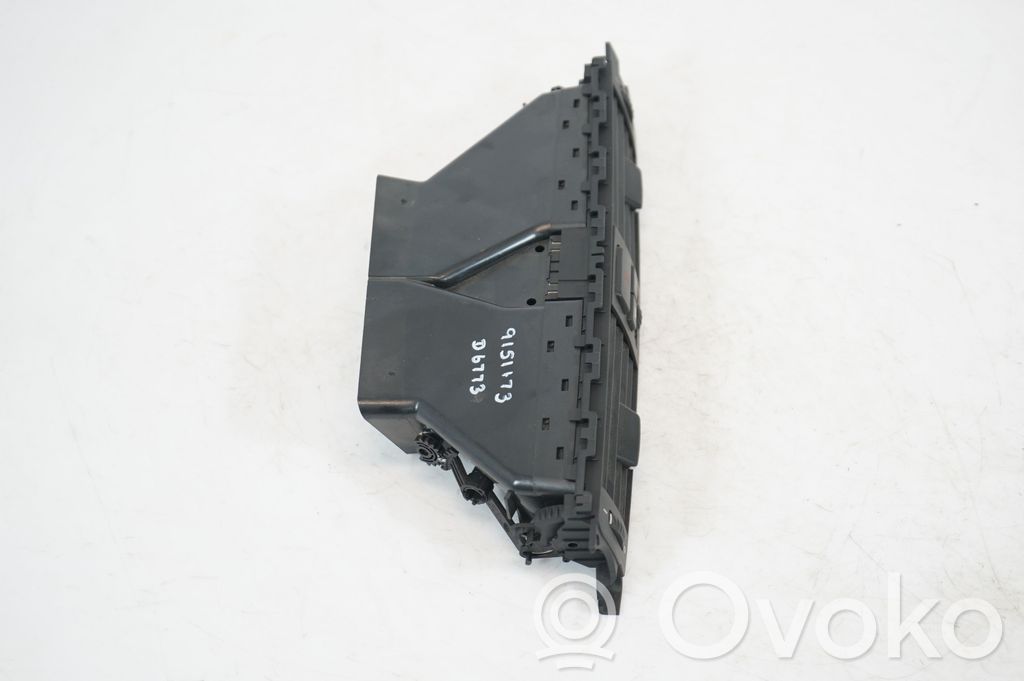 Dash center air vent grill (4)