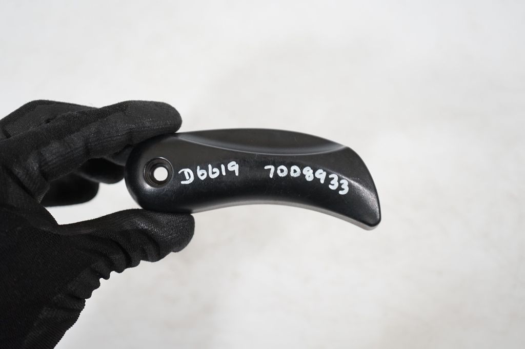 Engine bonnet (hood) release handle (7)