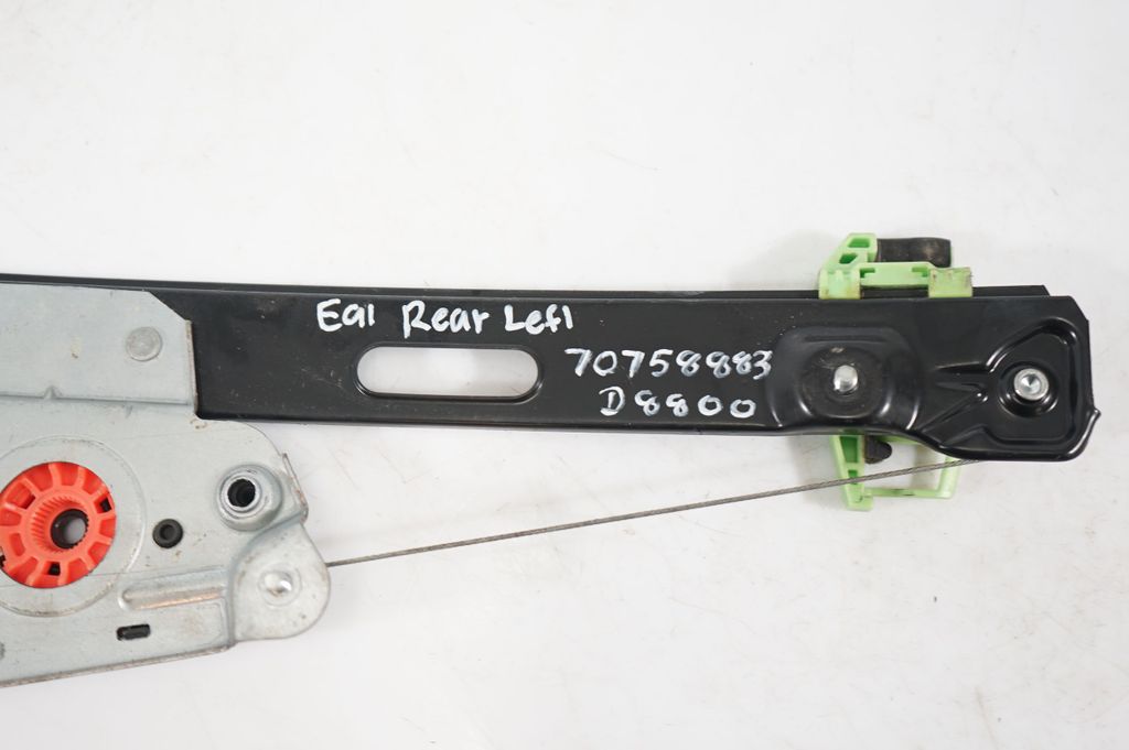 Rear door window regulator with motor (7)