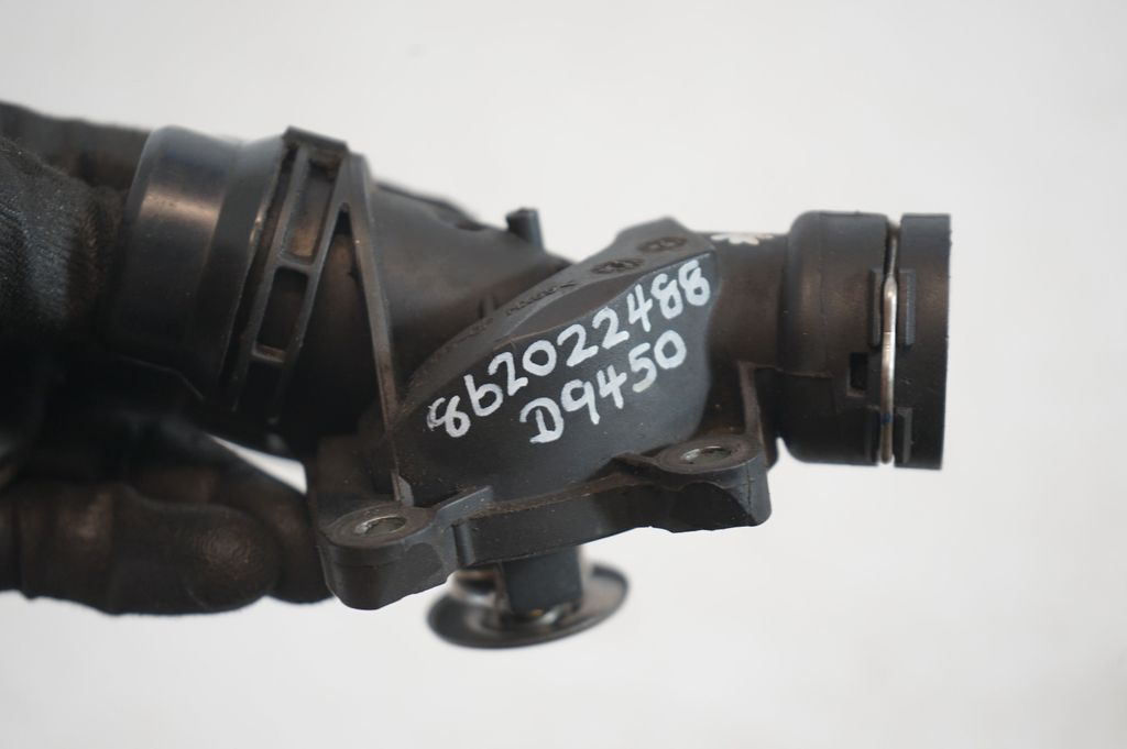 Thermostat/thermostat housing (9)