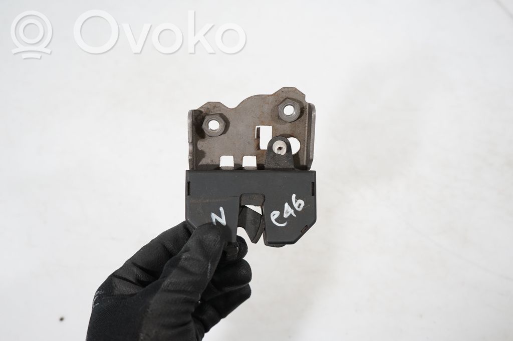 Seat back rest lock catch (7)