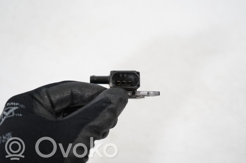 Exhaust gas pressure sensor (7)