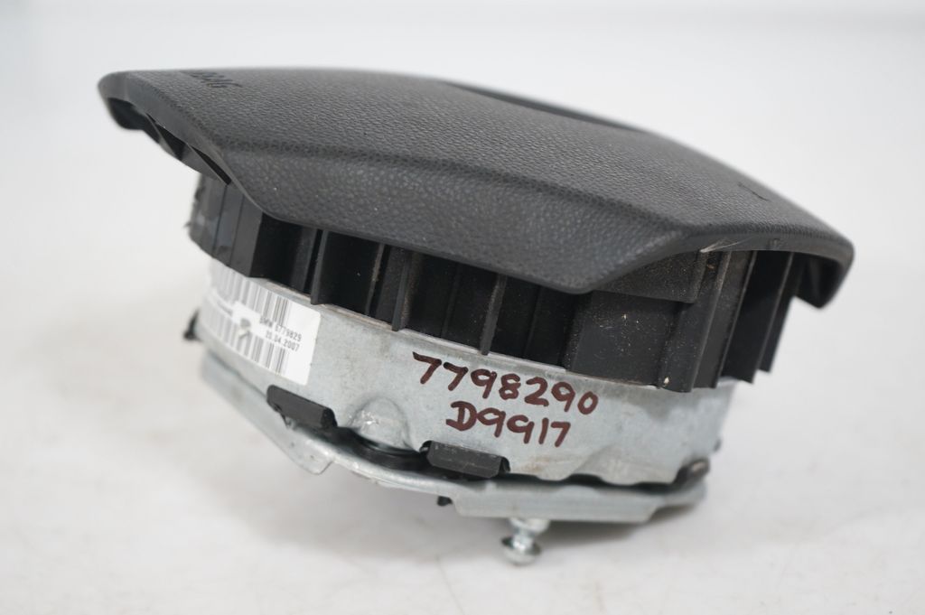 Steering wheel airbag (9)