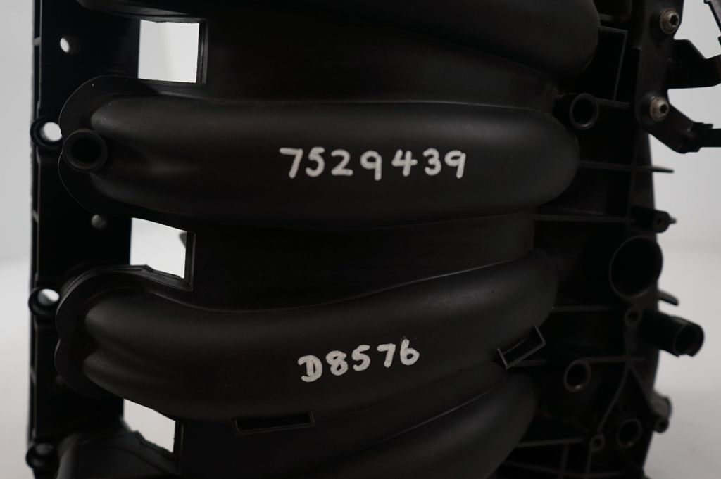 Intake manifold (10)