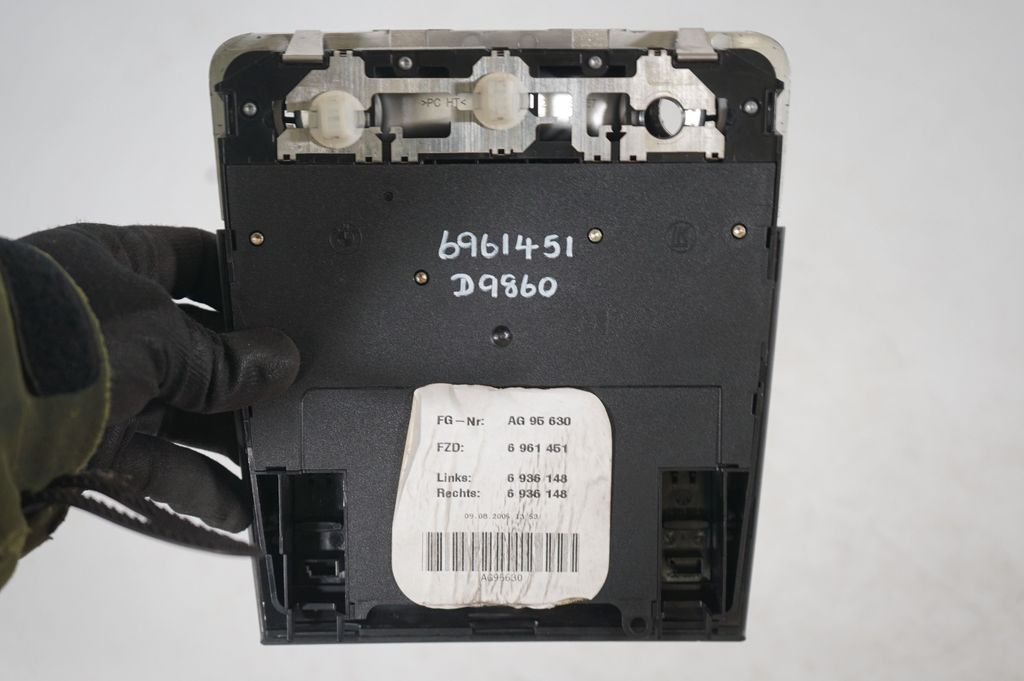 Front seat light (8)