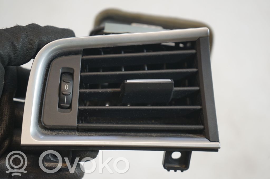 Dash center air vent grill (8)
