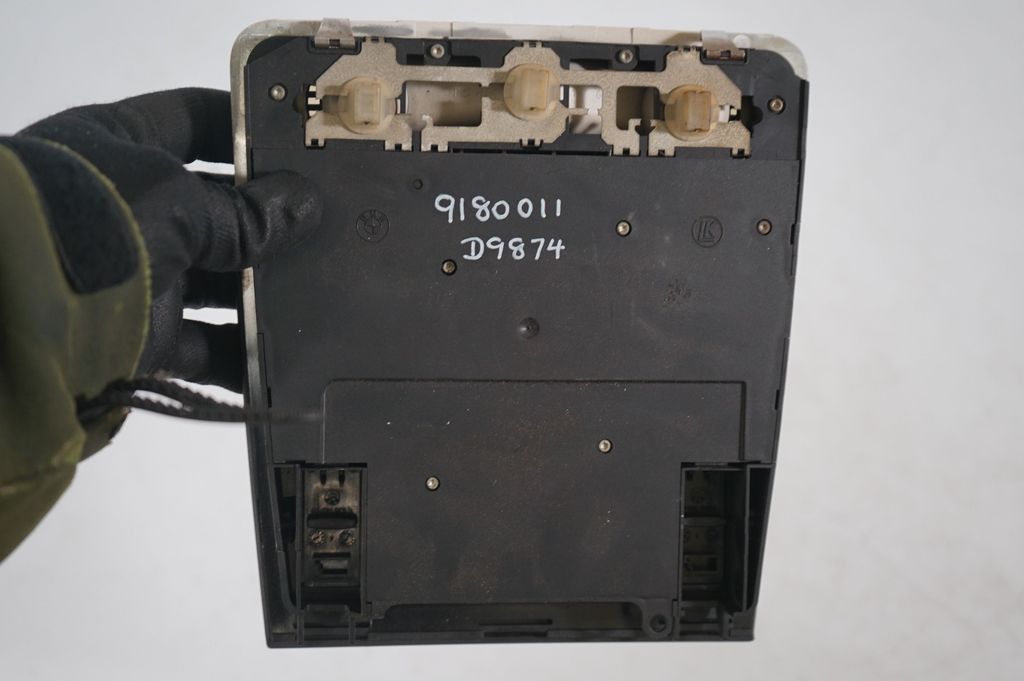 Headlining lighting console trim (8)