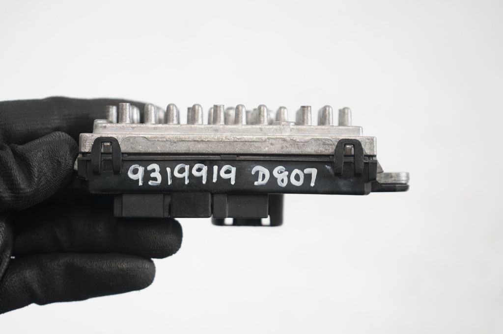 Heater blower motor/fan resistor (8)