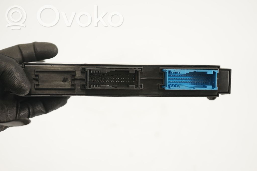 Comfort/convenience module (6)