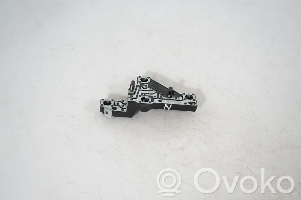 Tail light bulb cover holder (3)