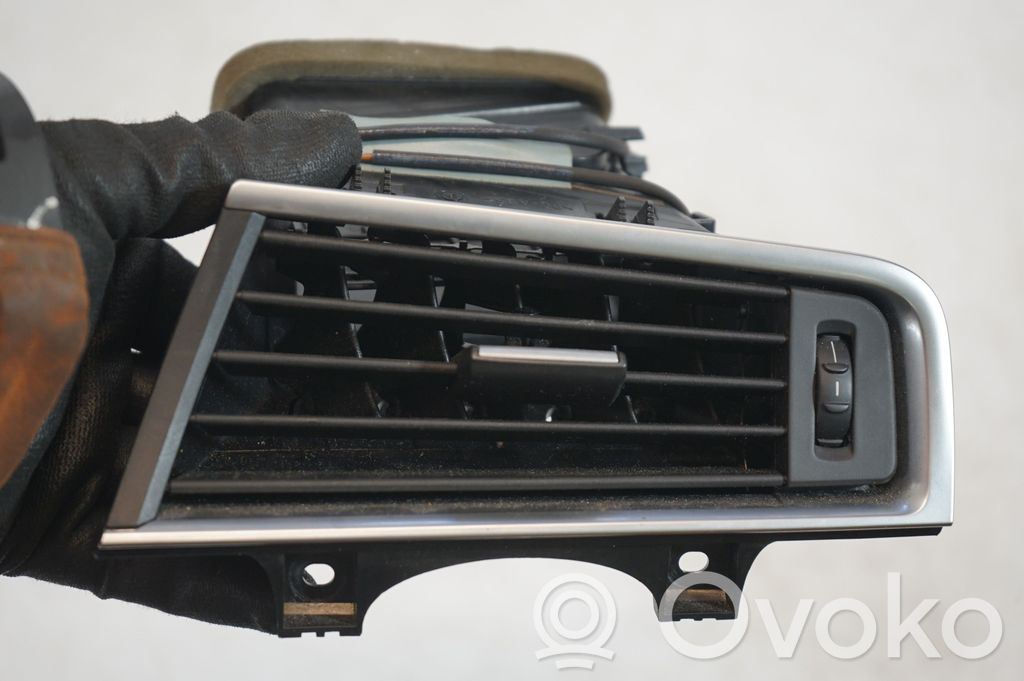 Dash center air vent grill (8)