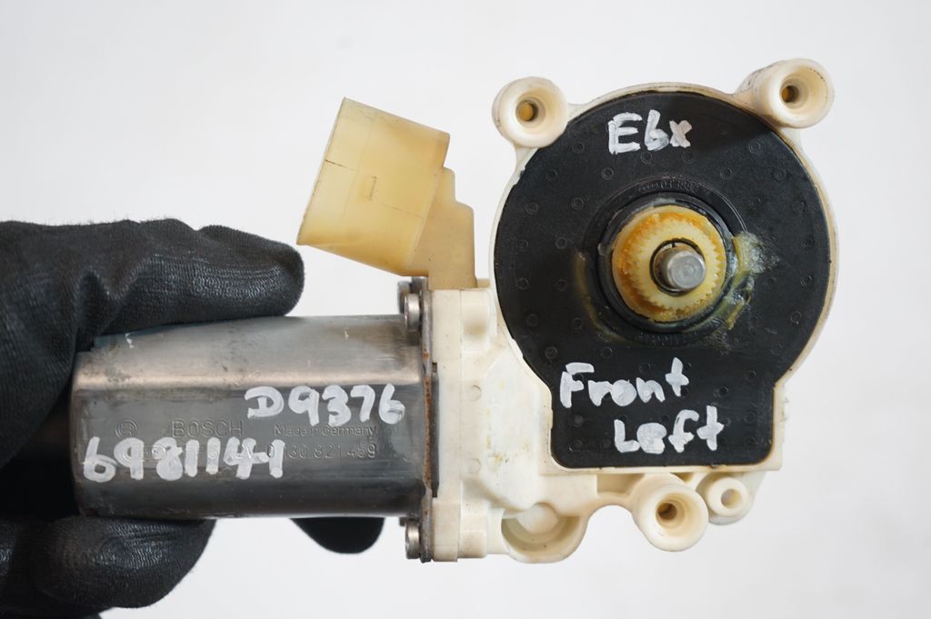 Front door window regulator with motor (8)