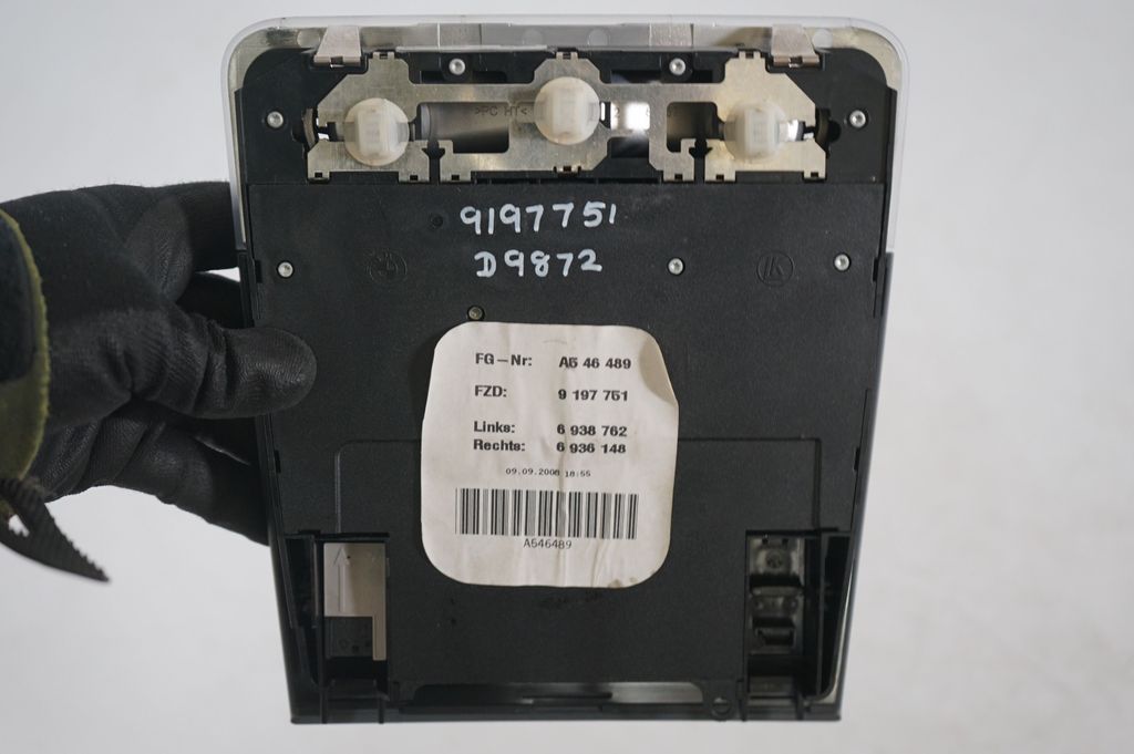 Front seat light (8)