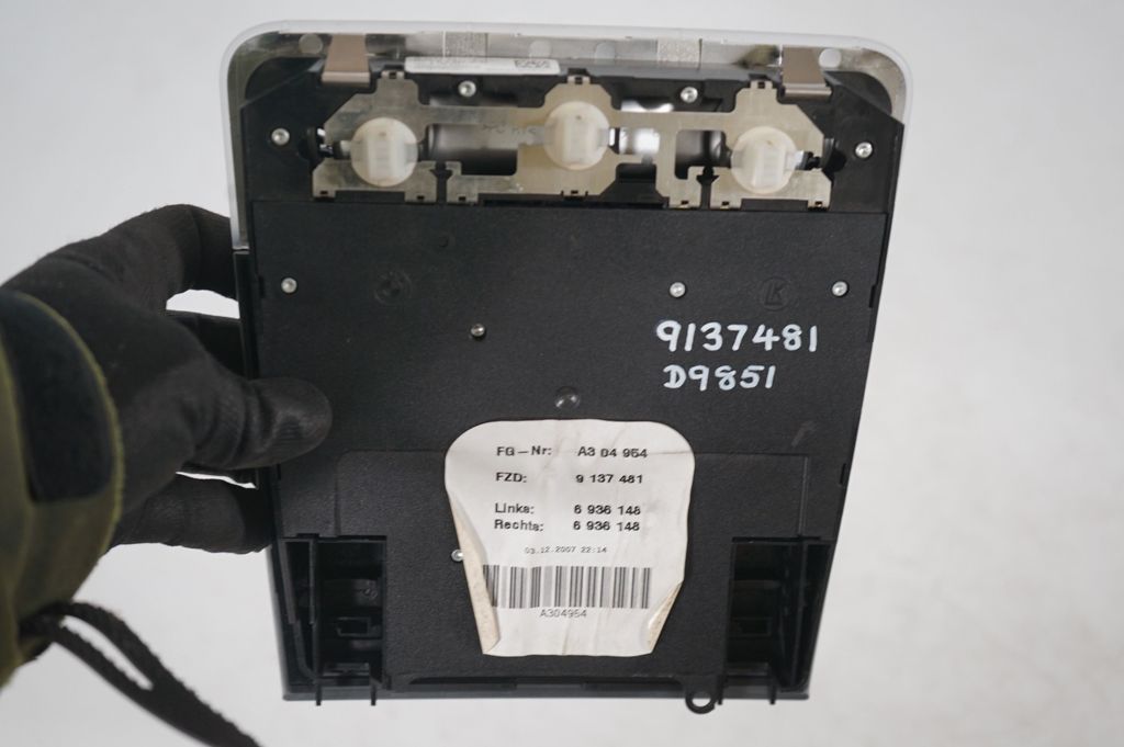 Front seat light (8)