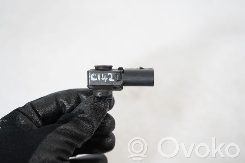 Air pressure sensor (7)