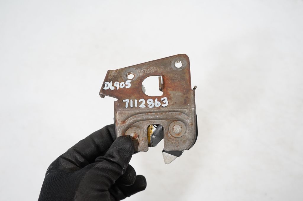 Seat back rest lock catch (7)