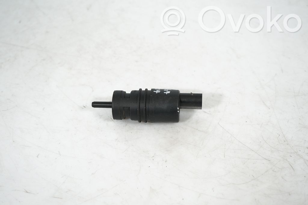 Windscreen/windshield washer pump (3)