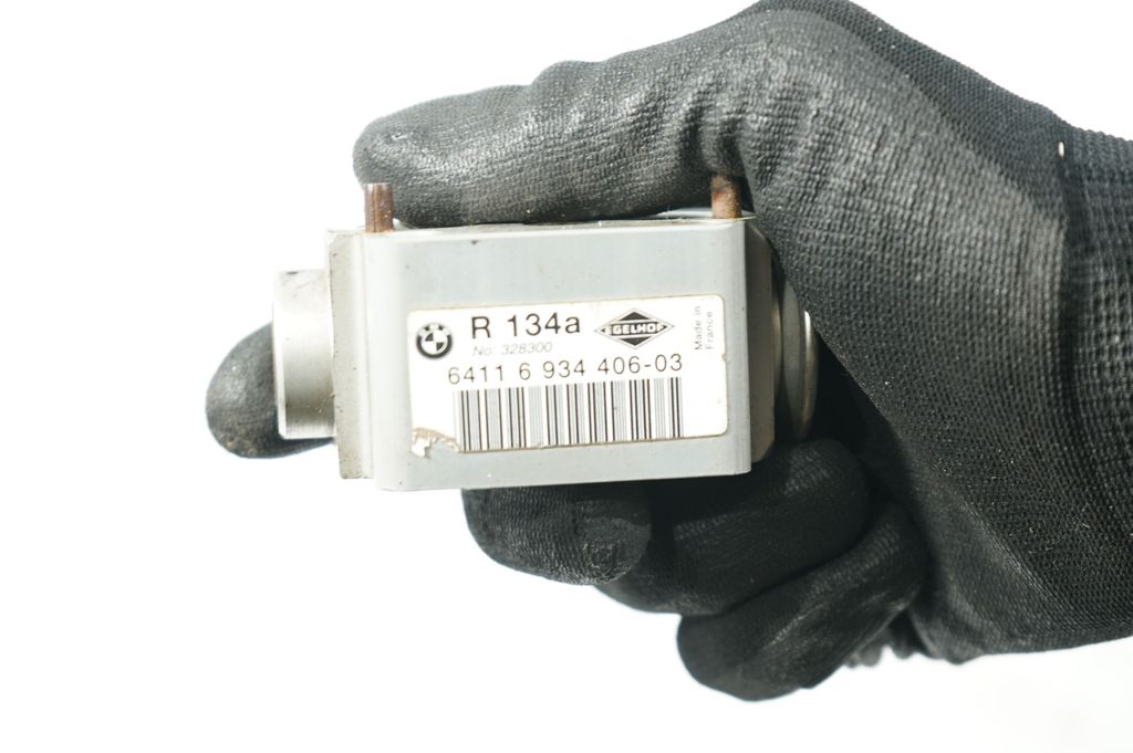 Air conditioning (A/C) expansion valve (11)