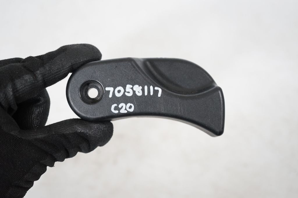 Engine bonnet (hood) release handle (7)