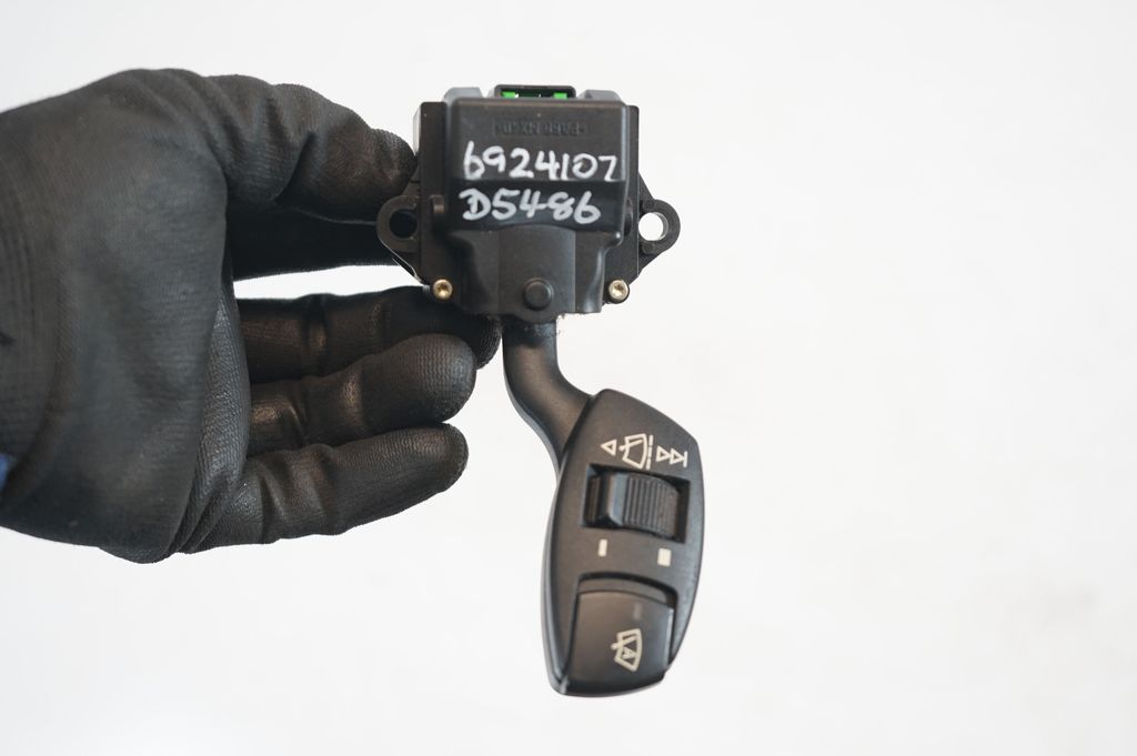 Wiper control stalk (8)