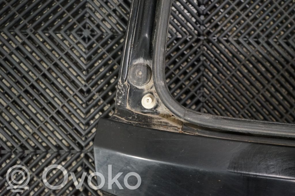 Tailgate/trunk/boot lid (9)