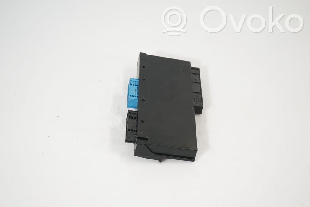Comfort/convenience module (4)