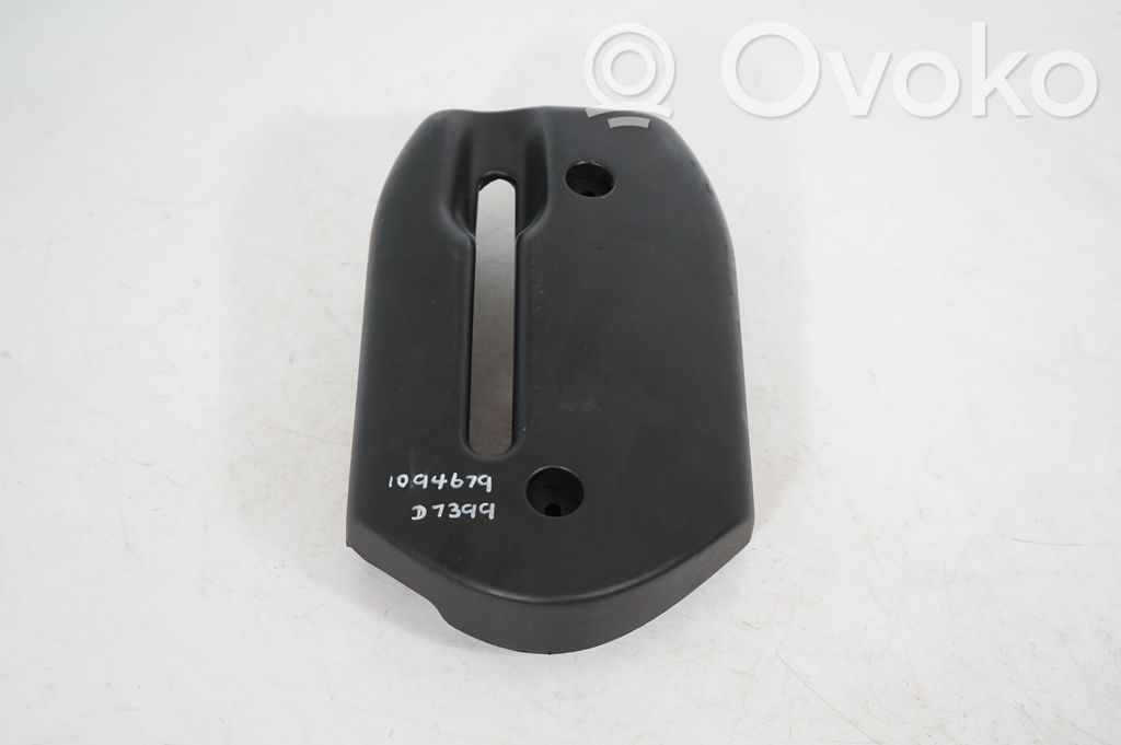 Steering wheel column trim