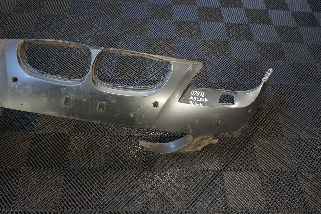 Front bumper (6)