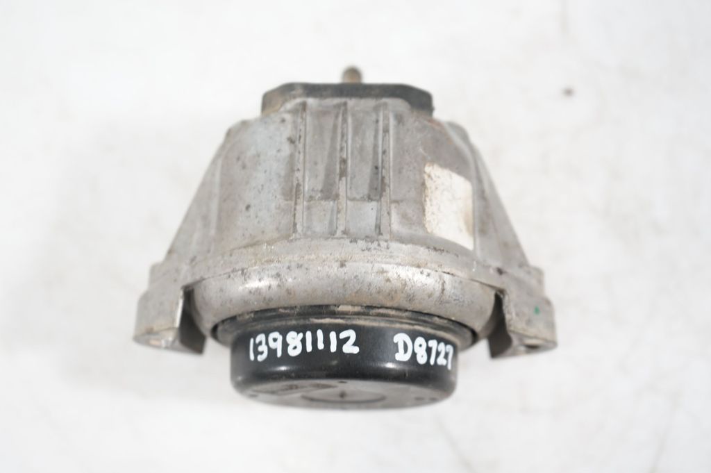 Engine mount bracket (8)